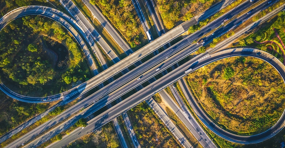 Vue aérienne échangeur d’autoroute