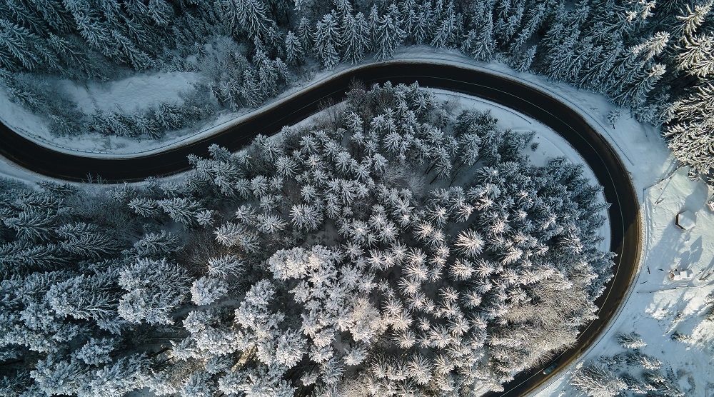 Route en hiver avec risque de verglas