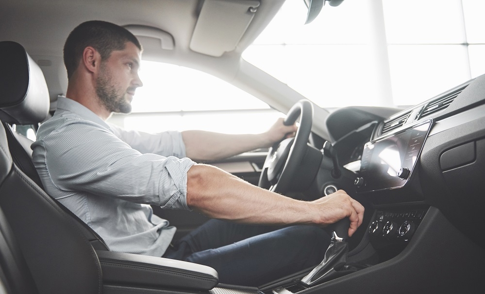 Conducteur au volant