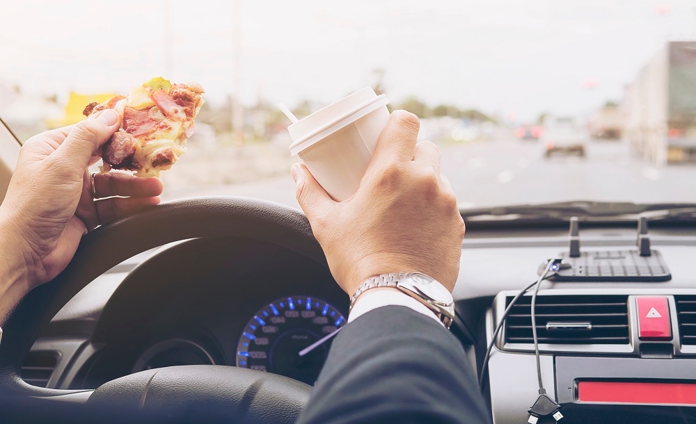 Manger au volant