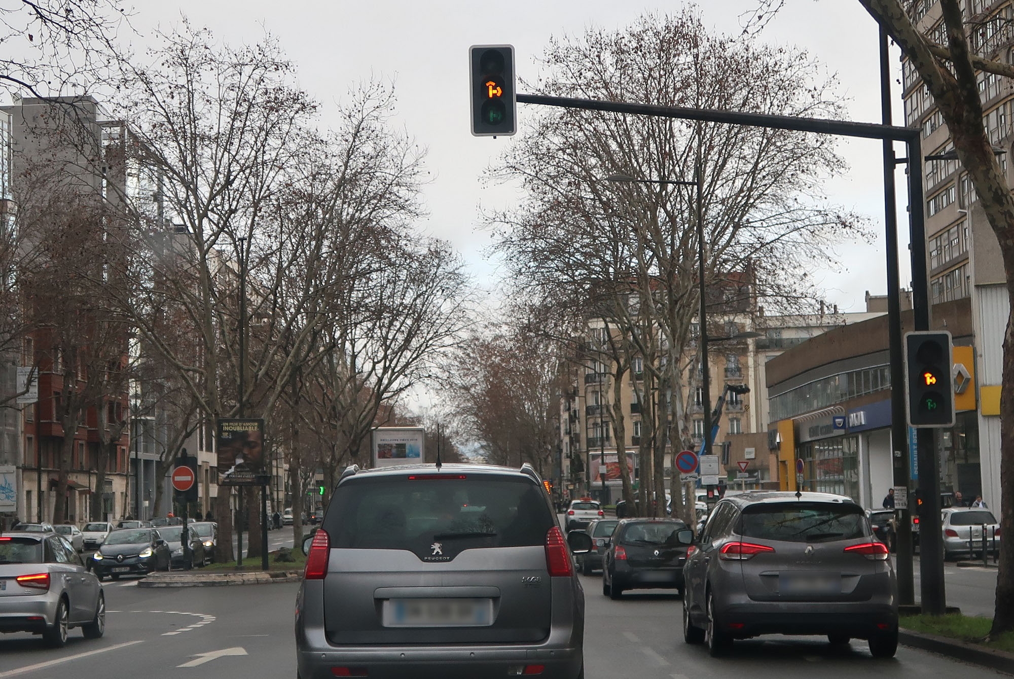 feu en forme de flèche