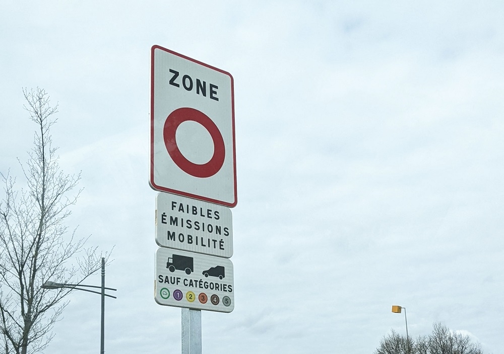 Panneau d’entrée dans une zone à faibles émissions mobilité