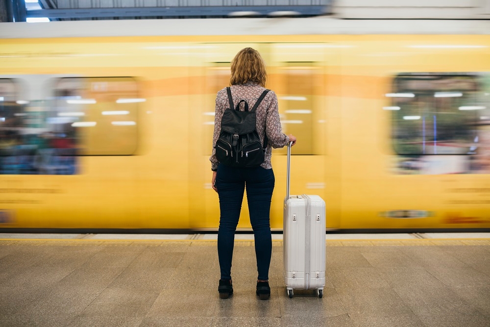 Femme dans le métro