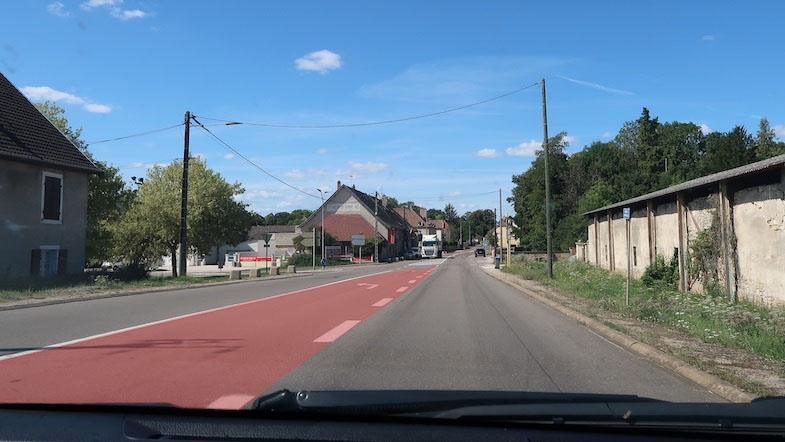 Voie de stockage pour tourner à gauche