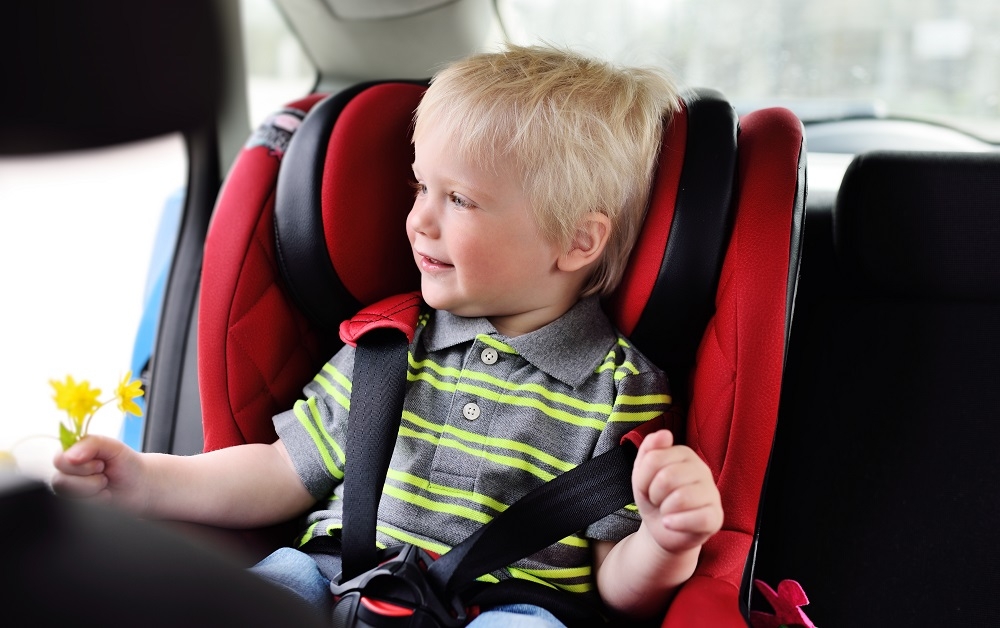 Siège homologué pour enfant en voiture