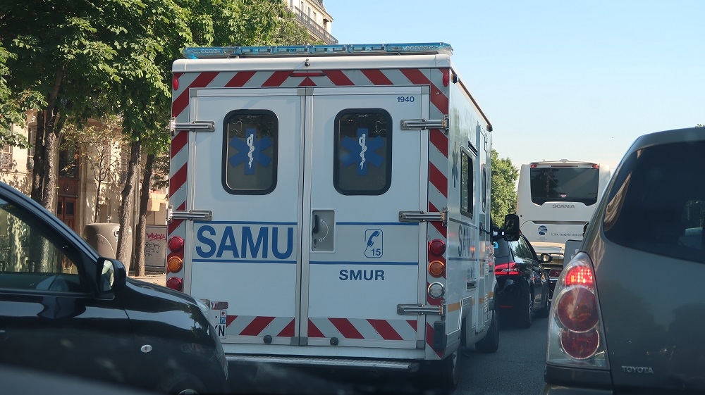 Véhicule prioritaire du SAMU qui n’est pas en mission