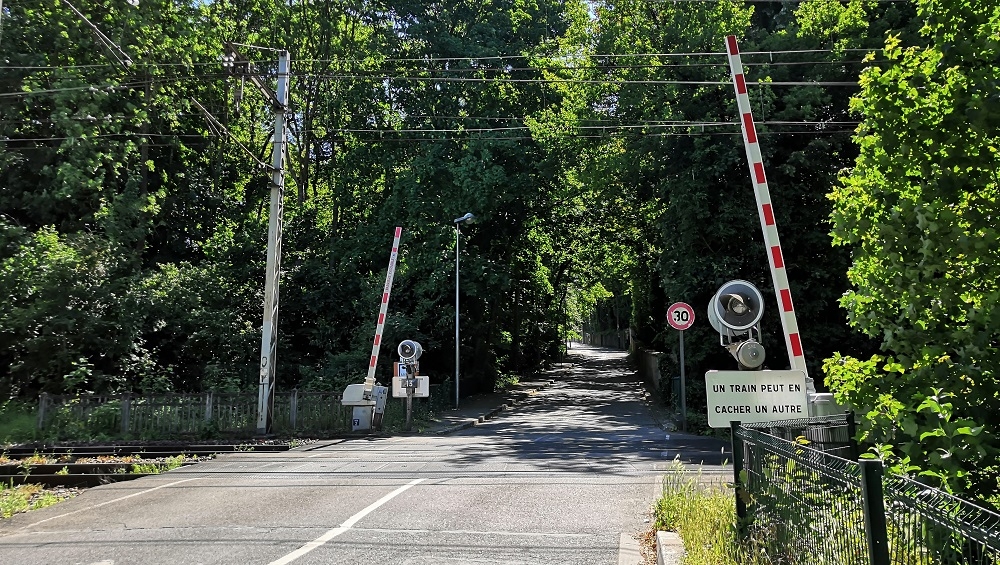 Passage à niveau avec barrières